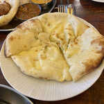 印度料理シタール - チーズナン