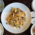 Ron Kou - 本日のランチ定食、豚肉ときのこと卵の炒め物