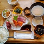 ご飯と酒 実の里 - お刺身定食 1,380円