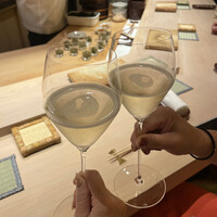 鮨 いつつ - スパークリングで乾杯