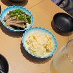 天ぷらとワイン 小島 - 炙りかつをと酒盗ポテトサラダ
