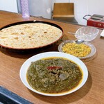 FOOD BOX - パラクゴーシュ（マトン）＆ロティ＆コーン