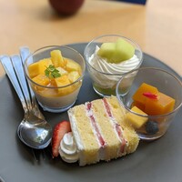 ブッフェアンドカフェ スロープサイドダイナー ザクロ - 