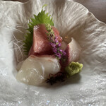 Asakusa Mugitoro - 厚切りで、めちゃくちゃ美味しい刺身