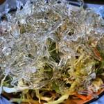 Saibu An - サラダには何やらキラキラするものが乗っかっていましたが、海藻由来のもののようです。
                      
                      プチプチとした食感がおもしろく涼しさを助長していいですね～♪
