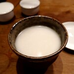 ホルモン焼肉 うまうま - マッコリ：400円