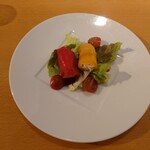 アドゥエパッシ - ▷第二前菜
            2種類から選択
            ○ペペローネ・リビエーノ