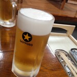 炭火焼肉 寿苑 - まずは生ビールで乾杯 (中ジョッキ) ¥620