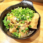 立ち飲み マルイチ - お隣さんにお裾分けしてもらった、豆腐素揚げ納豆。