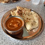 インド料理店 ハンディ - バターチキンカレー と ガーリックナン