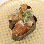 魚べい - 海鮮ユッケ風（110円）