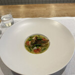 シャントレル - ❾アイナメ、シンジャガ、インゲン、トマト。
      アイナメの骨から取った出汁、アサリの出汁、サフランのスープ仕立て。