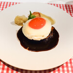 マルゴット エ バッチャーレ - 黒毛和牛ハンバーグ目玉焼き