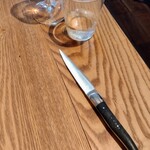 sio - ラギオールLAGUIOLE ソムリエナイフでも知られるブランドのようですね。噂によれば3日に一度研がれてお手入れされているのだそう。なるほどいつもよく切れてますますお料理楽しめています