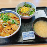 Yoshinoya - 焼き鳥丼(並)(547円税込)のサラダセット(＋195円税込)