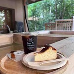 足湯カフェ ふとほと - チーズケーキとアイスコーヒー
