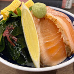 サーモンパンチ - 2色丼