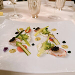 トゥールダルジャン - オマール海老のカルパッチョ オシェトラキャヴィア添え
      カルダモン香る加賀太キュウリのパレと旬菜のマレシェール