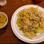 かにレタスチャーハン（M・８００円）