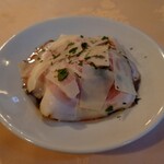 トラットリア ラ・テスタドゥーラ - "ポルケッタ"まるみ豚バラ肉のロースト、イタリア野菜のサラダ添え