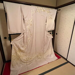 京都三条 箔 - 着物が掛かっています