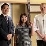京都三条 箔 - 金髪の竹嶋料理長と歴史に詳しい市川支配人。