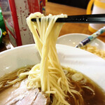 ふくろう - はまぐり×かつお中華そば(正油)、麺リフトアップ