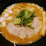 らー麺 鉄山靠 - 令和5年6月
醤油豚骨ラーメン細麺 900円