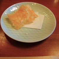 玄海 本店 - 玄海の名物「とりせんべい」が最初の配される。一枚ずつ丁寧に作られている。もっと食べたい！