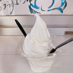 うしく つむぎの村 - 濃厚なソフトクリームで美味しかったです。