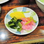 鳥の巣 - 箸を付けた後の漬物