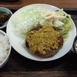 ランチメニュー「粒マスタードのハンバーグ」