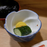 とんかつ とんき - 定食の漬物