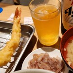 天麩羅処ひらお - 昼からキンキンに冷えたビール