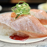 魚魚丸 - 料理写真:霜降りハラスサーモン