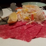 韓の台所 別邸 - 赤身肉のカルパッチョ風サラダ