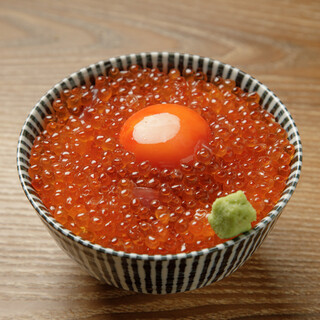 【SNSでも大人気】北海道から自社ブランドいくらを直送！！