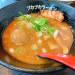 拉麺プカプカ - 魚介らーめん味玉のせ
            たまごをプカプカしてみました