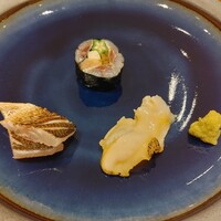 代官山 鮨 たけうち - 真つぶ貝　かます昆布〆　鰯のガリ巻き