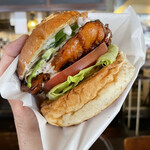 GRILL BURGER CLUB SASA - "限定10食" 【6月のLast Monthly Burger】 『ホットケイジャンチキンBurger¥1,150』 ※平日ランチは、ソフトドリンク付