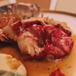 Coucouc'est moi - 魚介料理　（ブルターニュ産ブルーオマール海老  トマトのコンフィ とジャンボ オクラ と ウイキョウのピュレ 添え）　(2013/08)