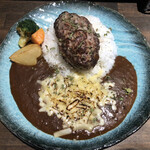 E-itou curry - 元祖伊藤さんのカレー・手仕込みハンバーグカレー・7辛（1,150円）、シュレッドチーズトッピング（+100円）、ご飯大盛り（平日ランチタイムライス大盛り無料、通常+200円）