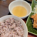 大戸屋 - だし、五穀米