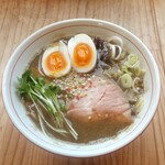 ホット・エアー・コーポレーション - 魚醤油味玉子付き