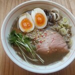 ホット・エアー・コーポレーション - 魚醤油味玉子付き