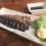 Niku Roman - シメサバをサッと炙って。普通の〆鯖よりも旨味がぎゅっと凝縮してます！