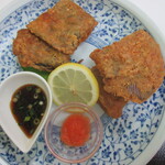 三喜食堂 - 千切りキャベツなんかない　｢かかって来んかい！｣の唐揚げ