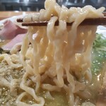 むかん - ピロピロの中太麺　手もみが良い味