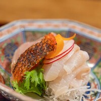 草如庵 - 2023.6 炙り金目鯛 アイナメお造り 昆布醤油 本わさび