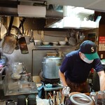 麺屋 悠 - ワンオペで奮闘する山内店主